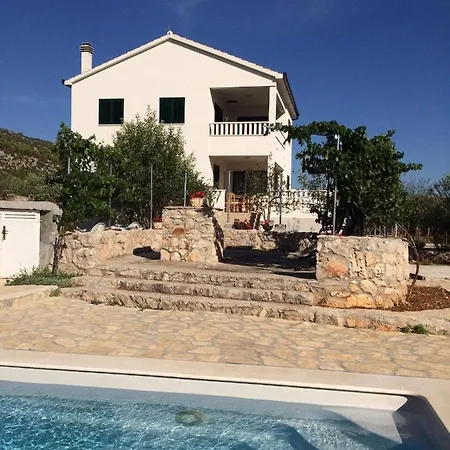 Villa Emari Marina