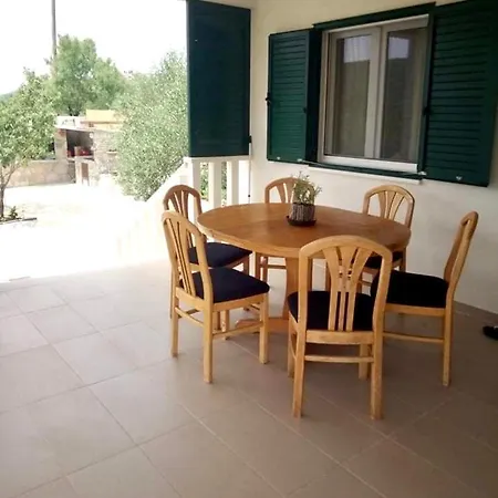 Villa Emari Marina